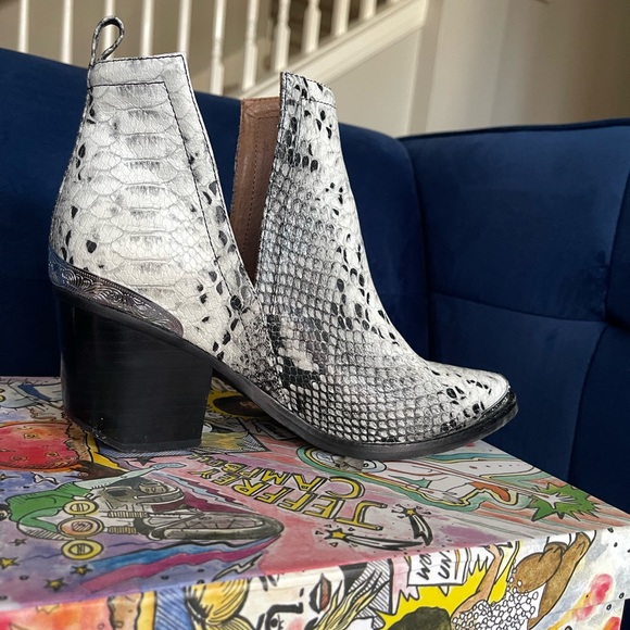 Jeffrey Campbell Cromwell snakeskin boot - Picture 9 of 12